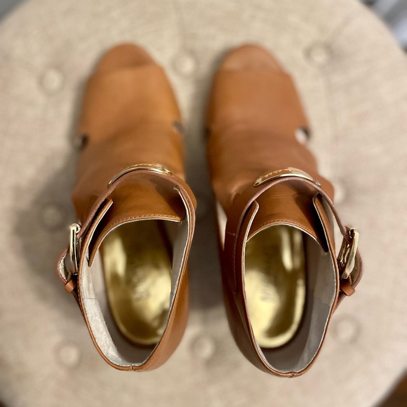 Michael kors pump heel - Picture 3 of 7